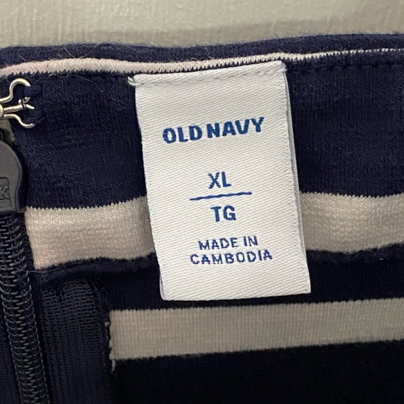 Old Navy Sweetheart Neck Dress - Picture 5 of 6